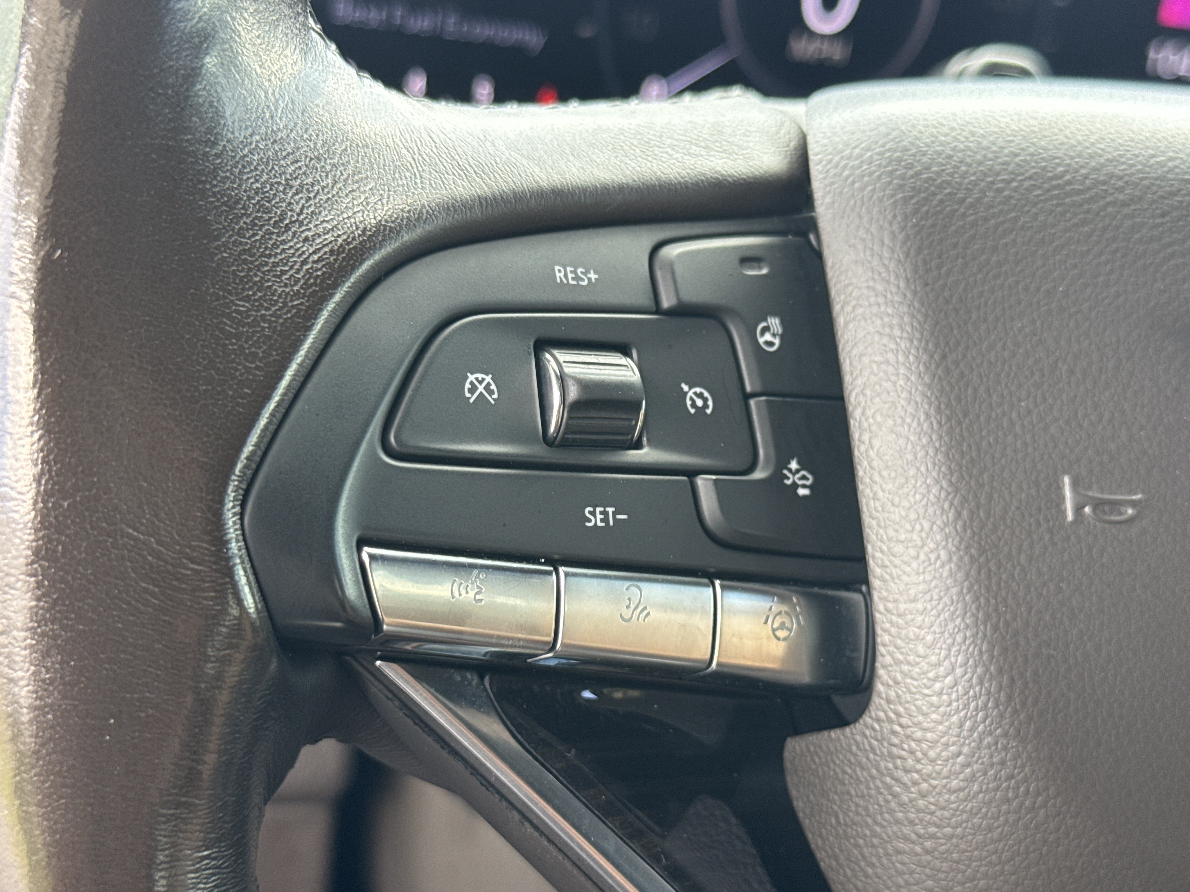 Used 2022 Cadillac Escalade Sport w/ Touring Package AWD/4WD image 21