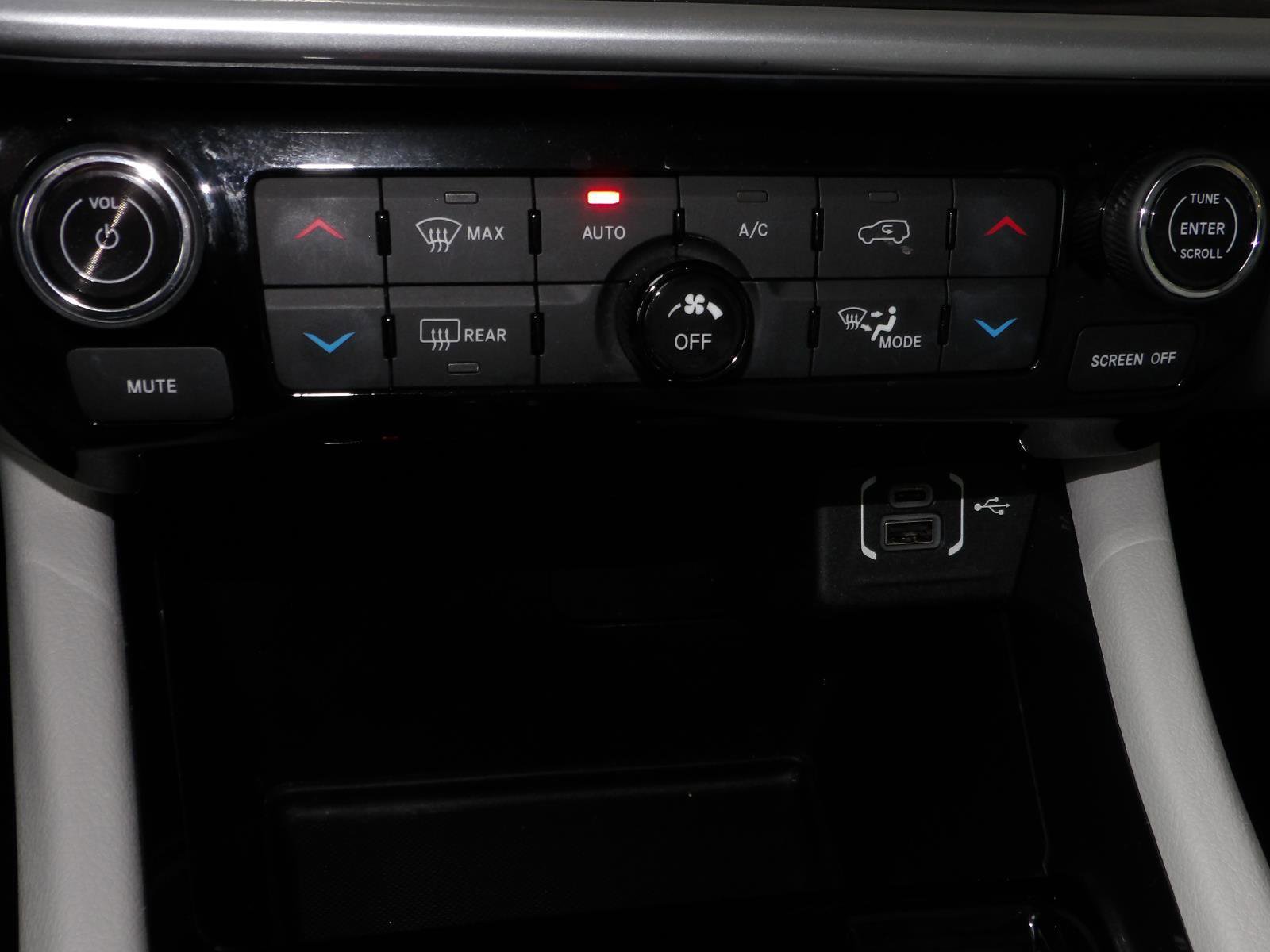 Used 2022 Jeep Compass Latitude w/ Convenience Group image 31