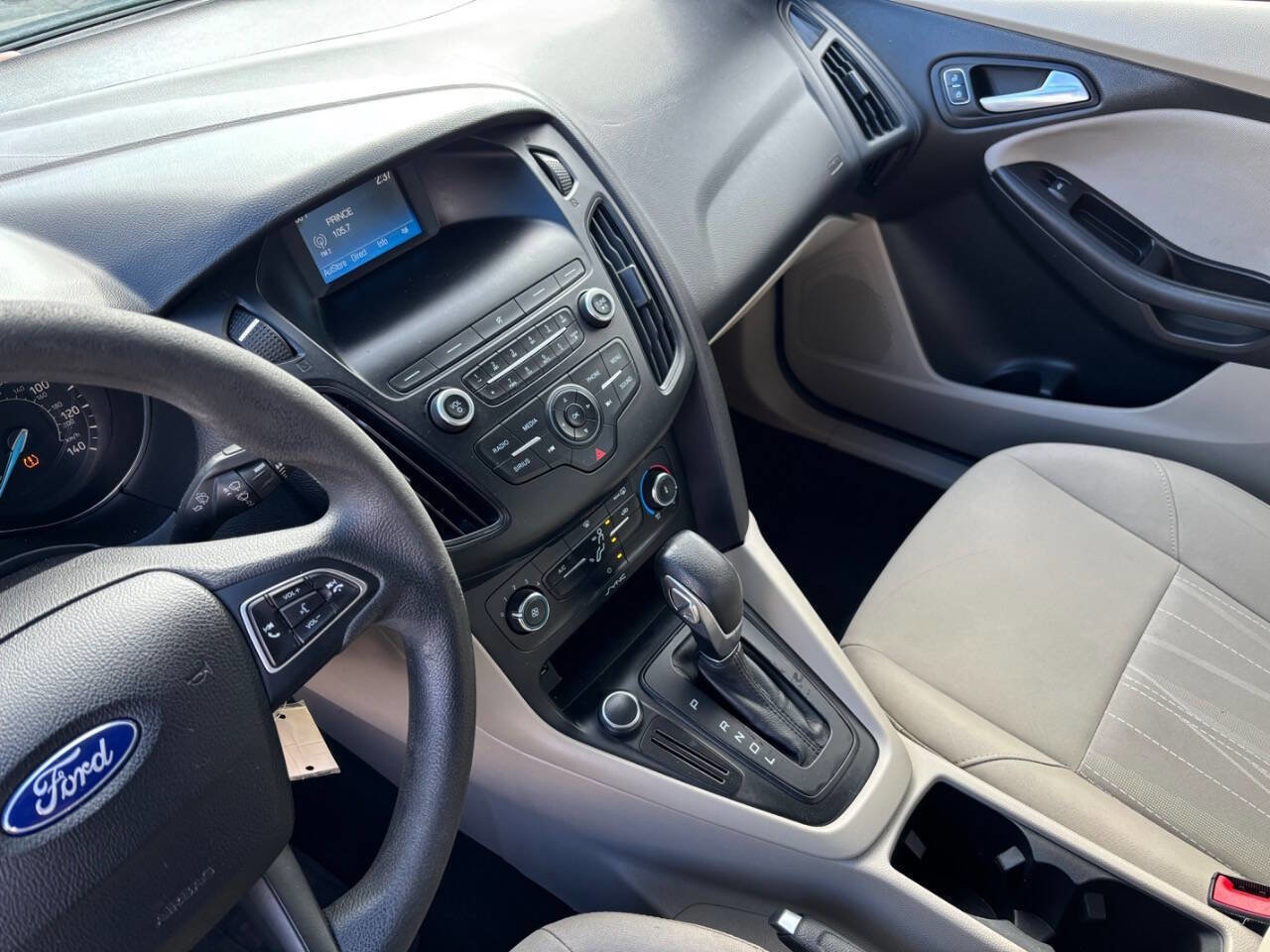 Used 2018 Ford Focus SE image 15