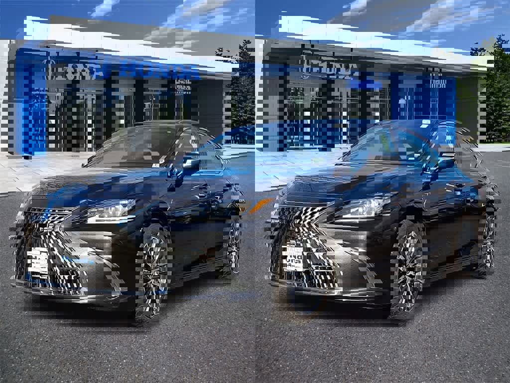 Used 2023 Lexus ES 300h w/ Premium Package