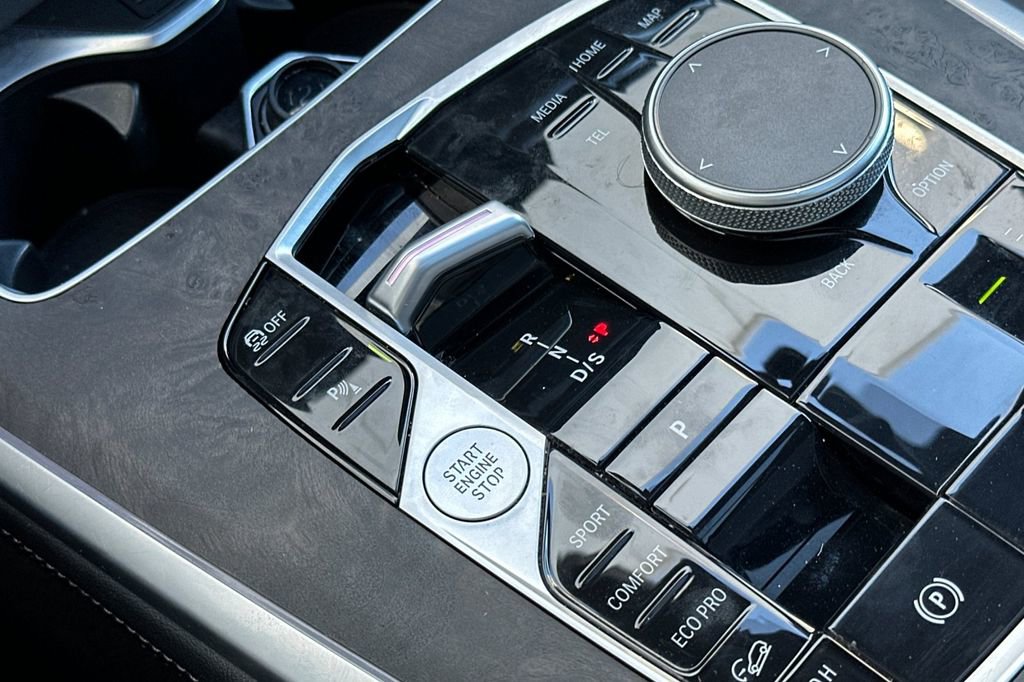 Used 2023 BMW X7 xDrive40i w/ M Sport Package image 24