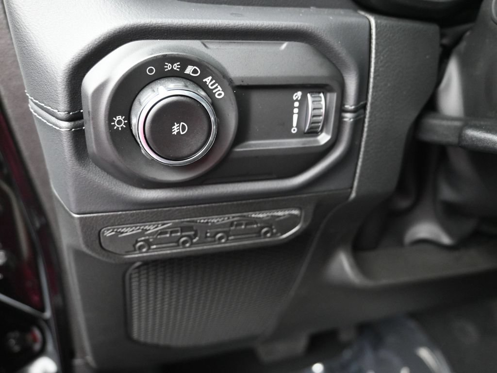 New 2026 Jeep Wrangler Unlimited Sahara AWD/4WD image 14