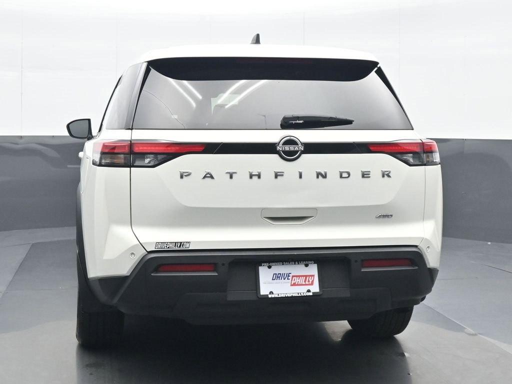 Used 2024 Nissan Pathfinder S image 5