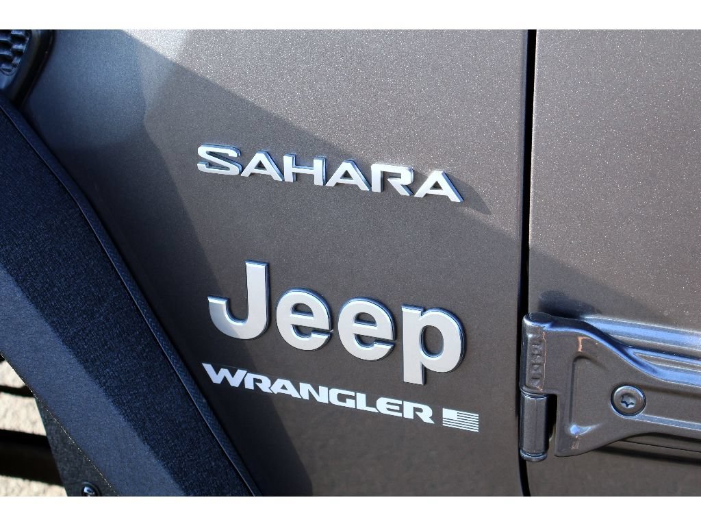 Used 2023 Jeep Wrangler Unlimited Sahara AWD/4WD image 9