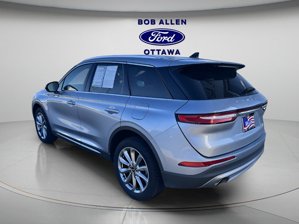 Used 2022 Lincoln Corsair FWD w/ Premium Package image 3