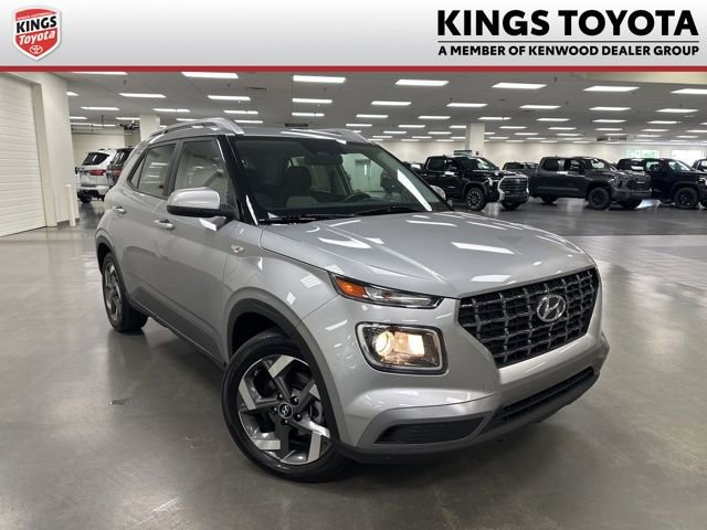 Used 2024 Hyundai Venue SEL FWD image 1