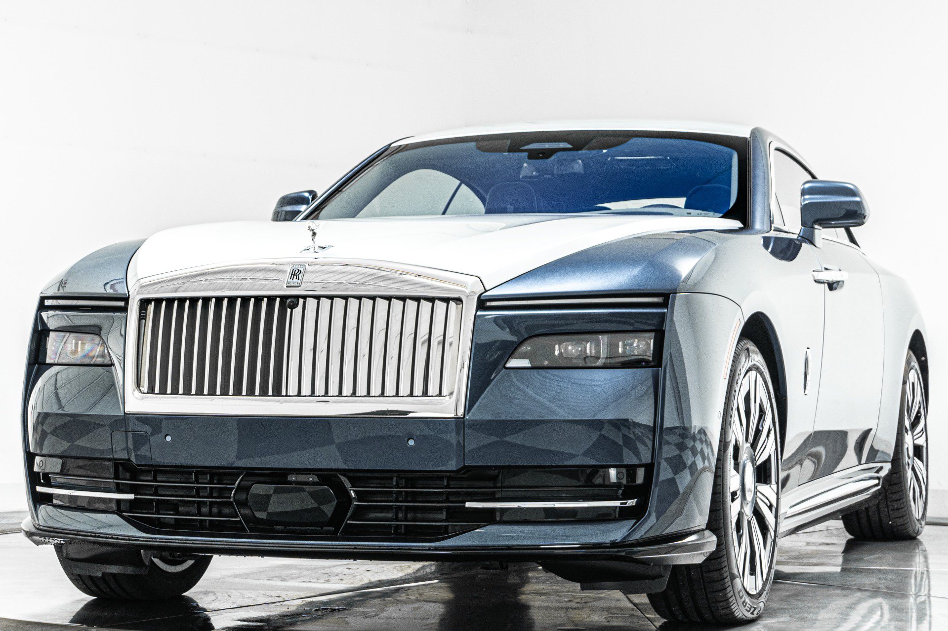 Used 2025 Rolls-Royce Spectre w/ Spectre Launch Package AWD/4WD image 5