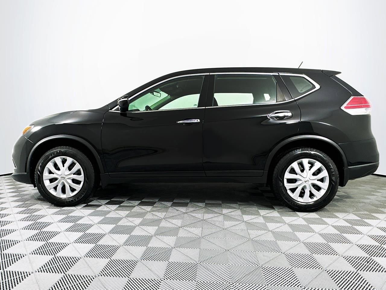 Used 2015 Nissan Rogue S image 7