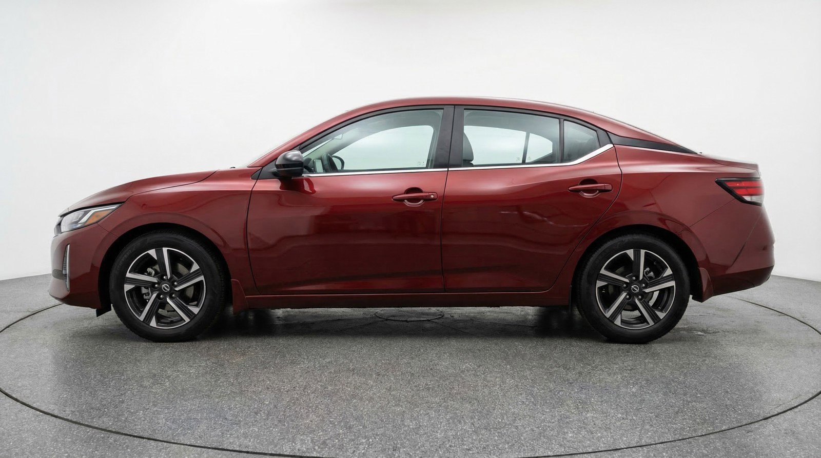 Used 2025 Nissan Sentra SV FWD image 5