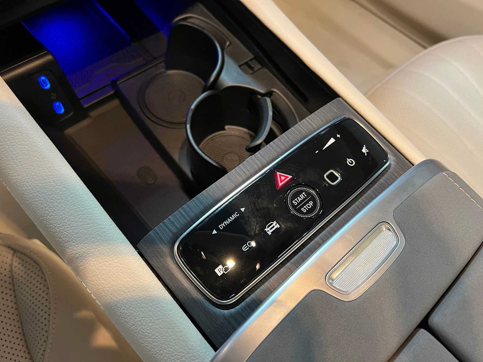New 2026 Mercedes-Benz EQS 400 4MATIC SUV image 34