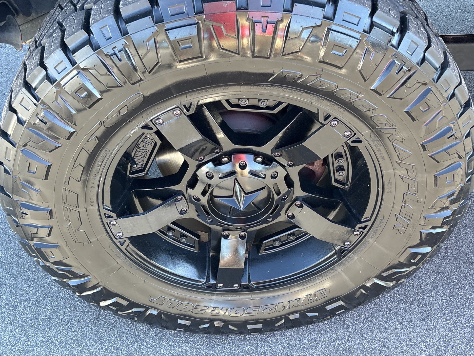 Used 2021 Ford F250 Platinum w/ FX4 Off-Road Package AWD/4WD image 26