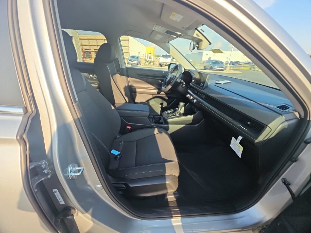 Certified 2025 Honda CR-V LX image 31