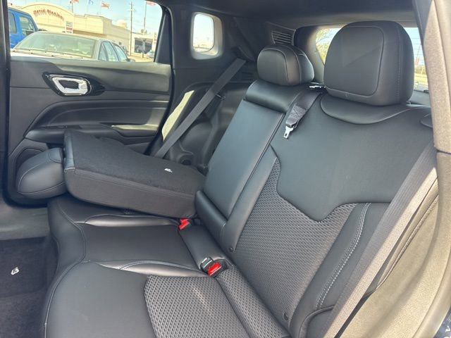 New 2026 Jeep Compass Latitude image 12
