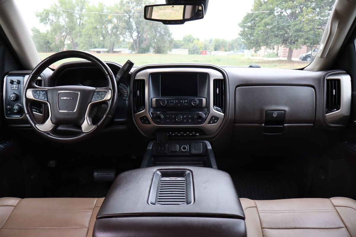 Used 2018 GMC Sierra 1500 Denali AWD/4WD image 16