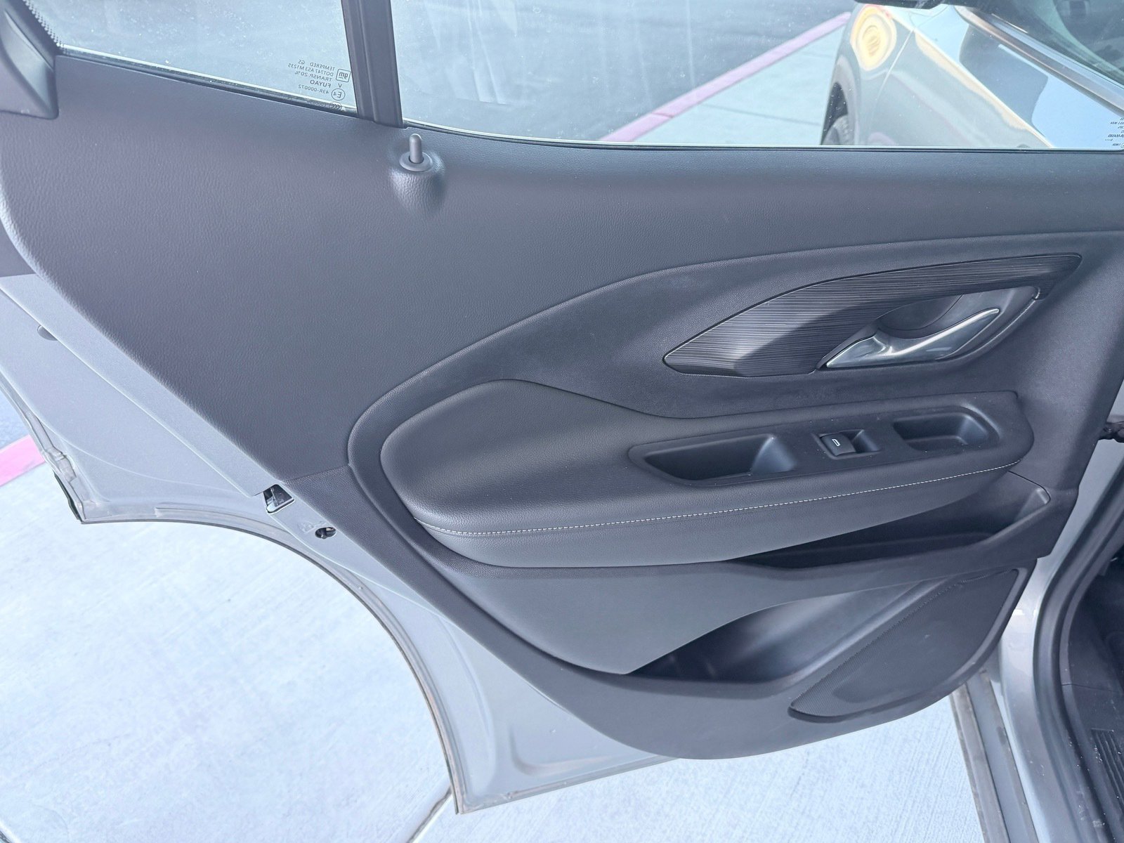 Used 2024 GMC Terrain SLT image 17