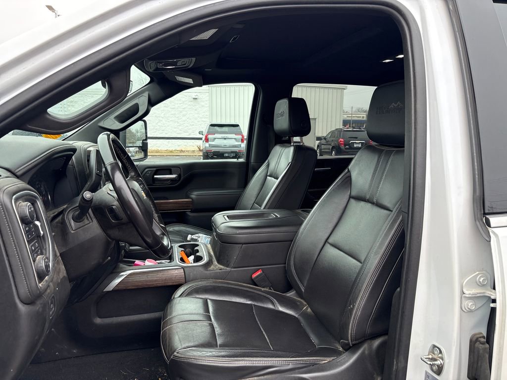Used 2022 Chevrolet Silverado 2500 High Country w/ Z71 Off-Road Package image 12