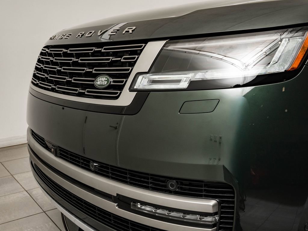 New 2026 Land Rover Range Rover Long Wheelbase SE AWD/4WD image 3
