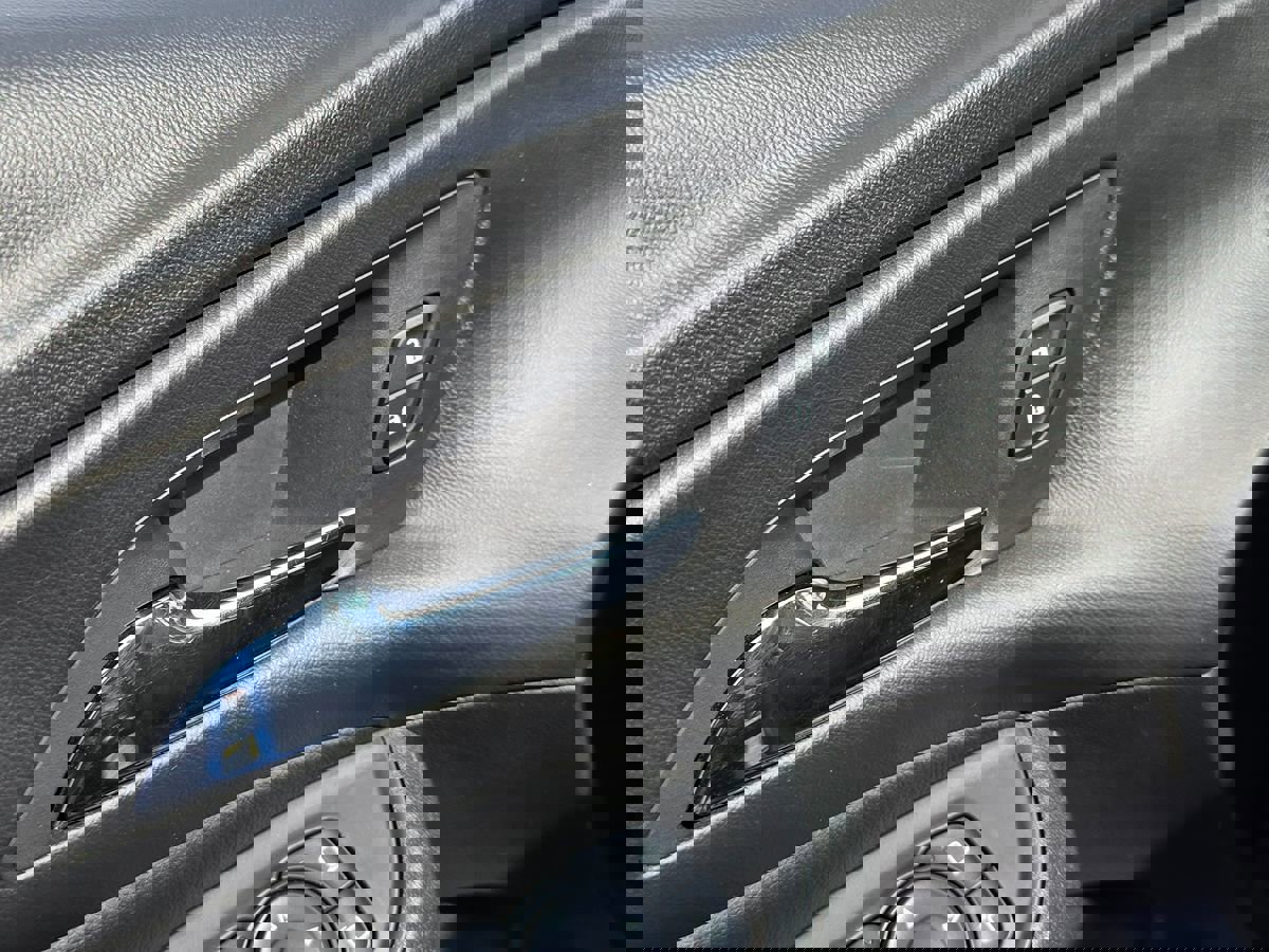 Used 2017 Chevrolet Volt LT w/ Comfort Package image 29