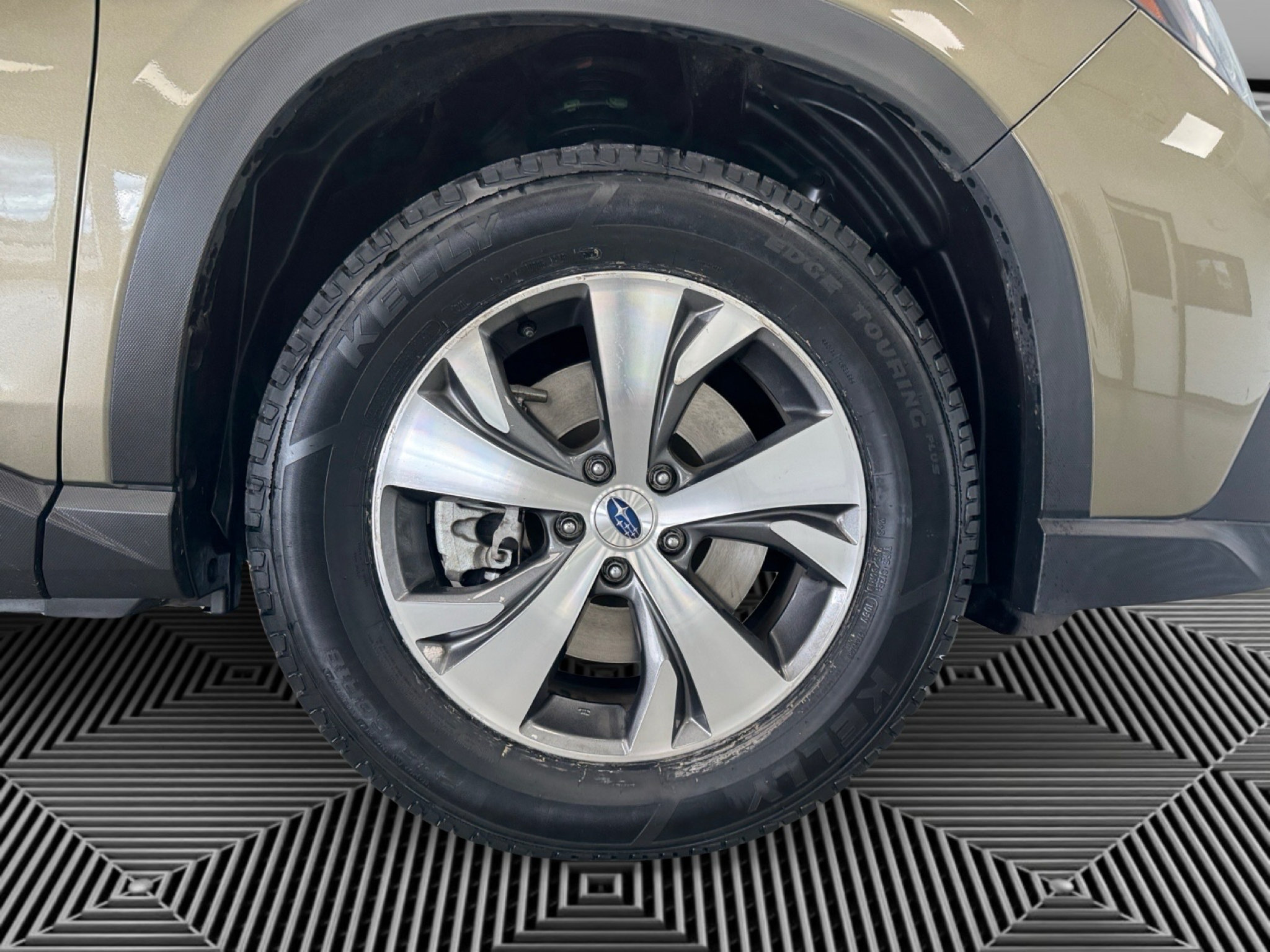 Used 2024 Subaru Ascent Premium w/ Convenience Package AWD/4WD image 10