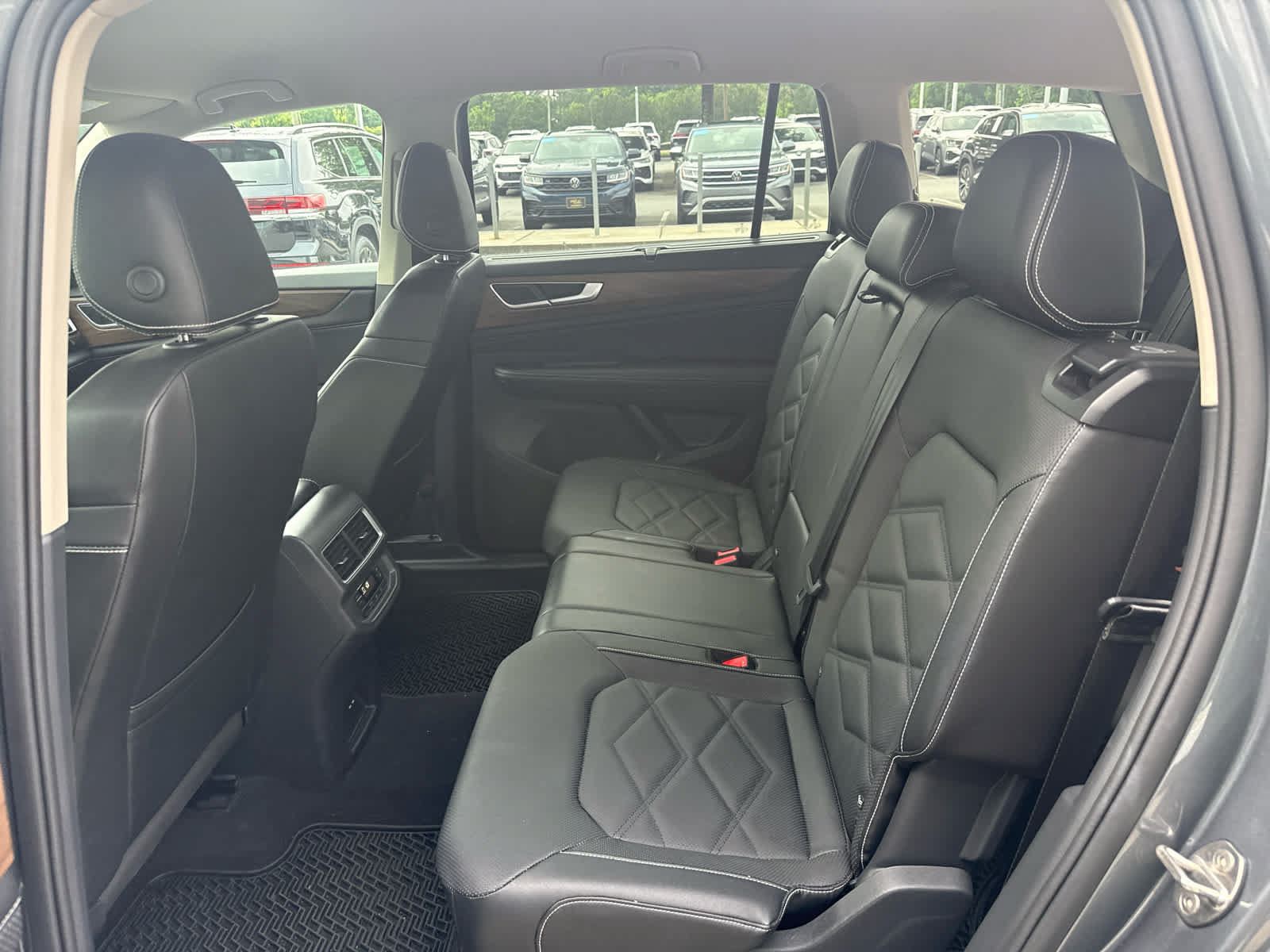 Certified 2024 Volkswagen Atlas SE FWD image 38