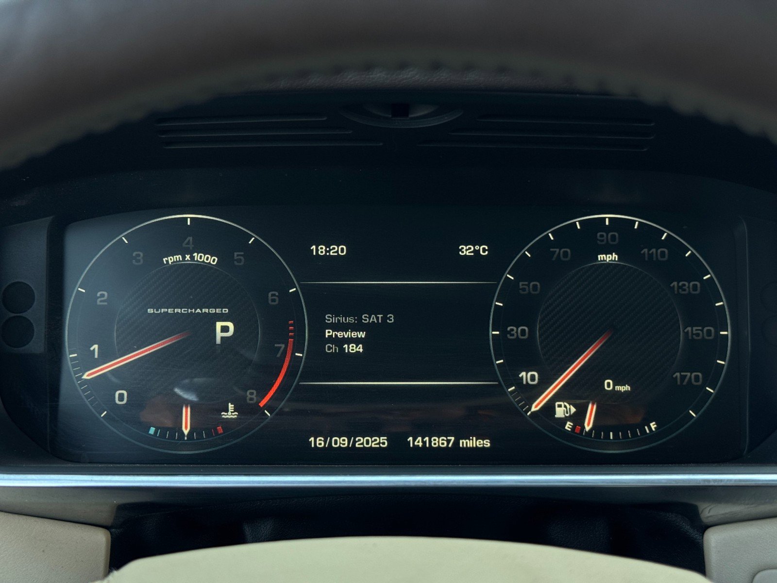 Used 2015 Land Rover Range Rover Supercharged image 18