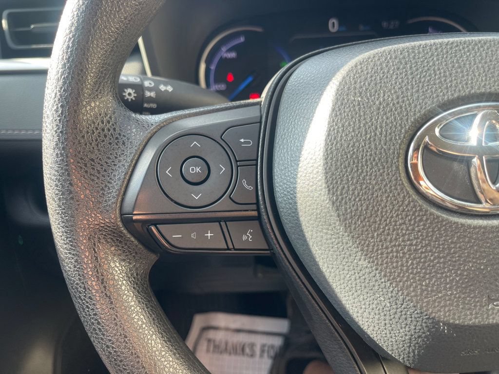 Used 2025 Toyota RAV4 XLE AWD/4WD image 15