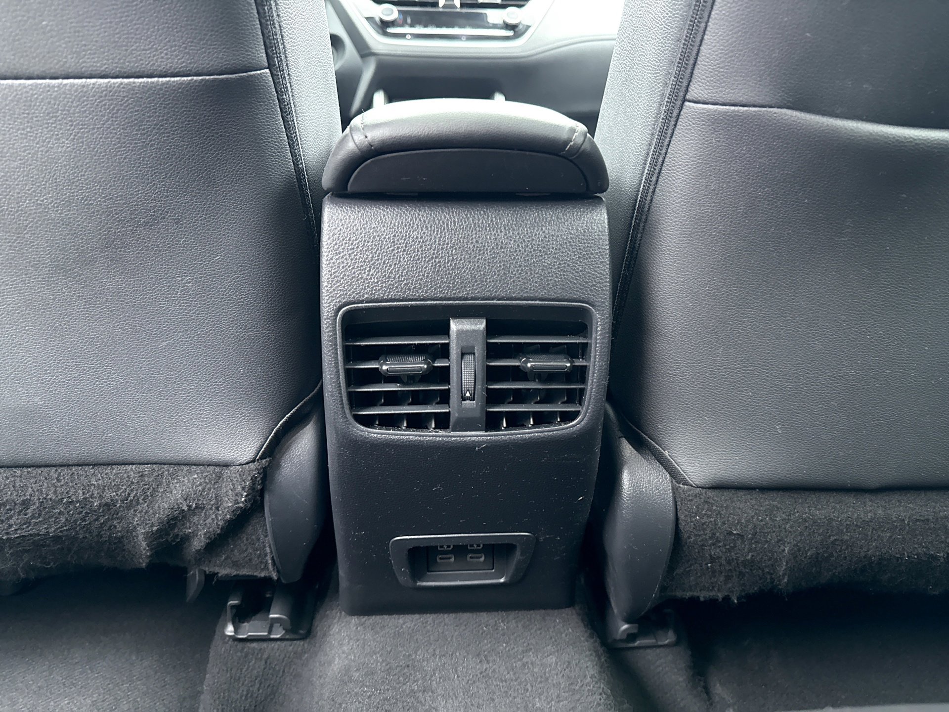 Used 2024 Toyota Corolla Cross XLE w/ Convenience Package image 22