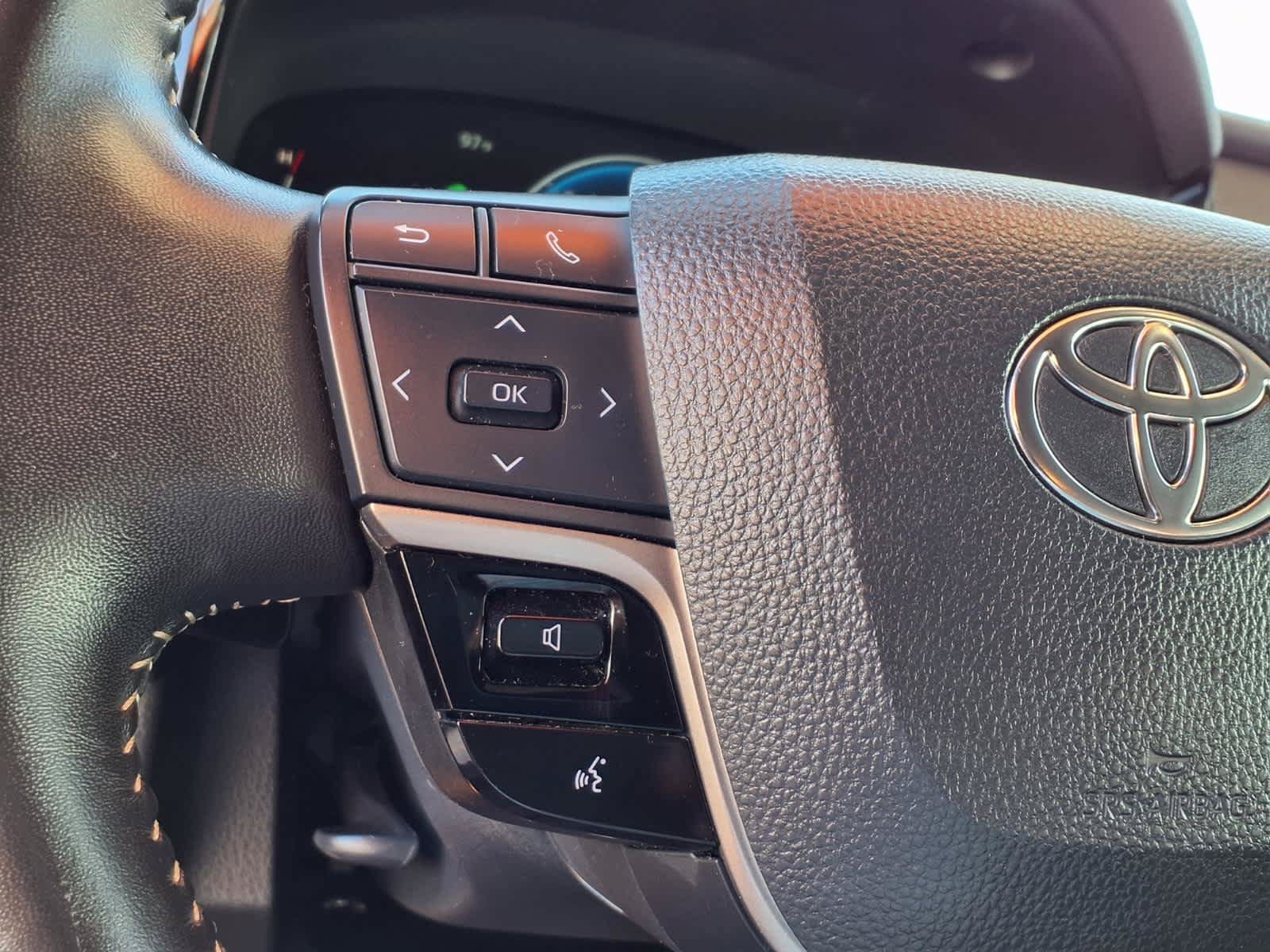 Used 2025 Toyota Camry SE FWD image 20