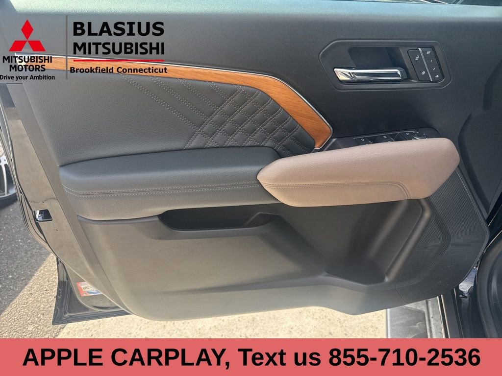 Used 2024 GMC Canyon Denali w/ LPO, Denali Black Edition image 13