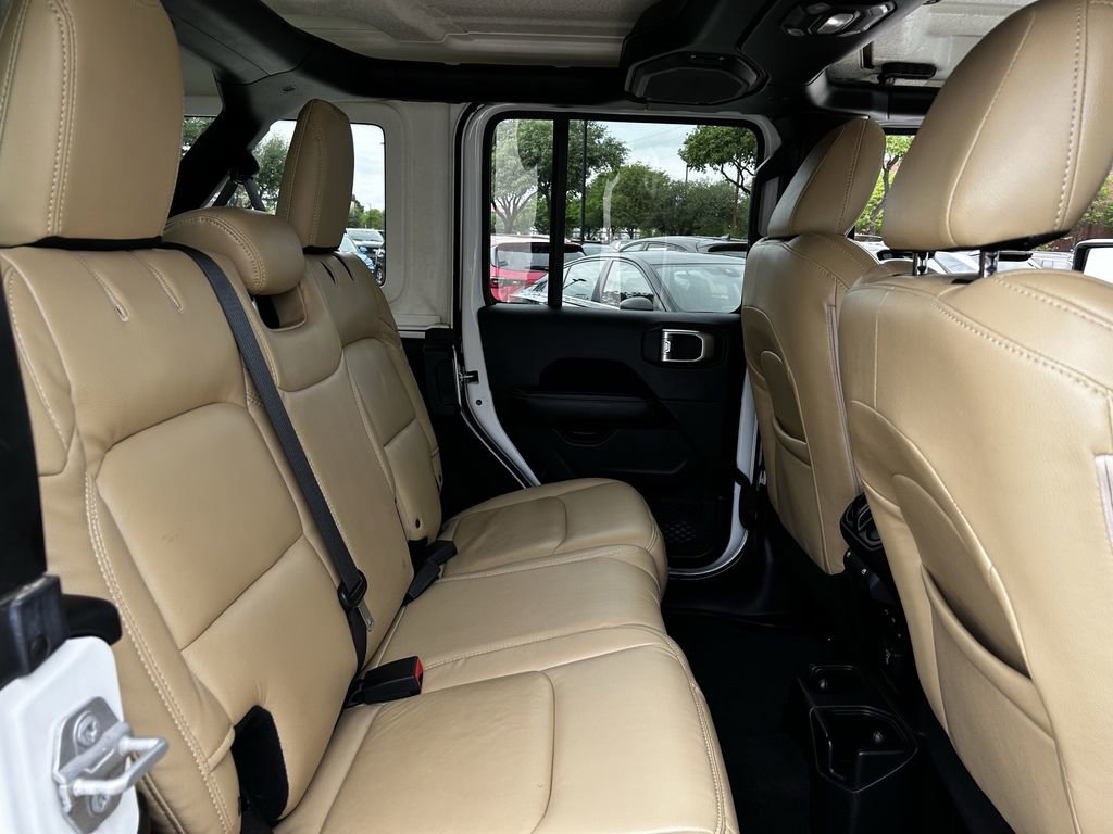 Used 2018 Jeep Wrangler Unlimited Sahara w/ LED Lighting Group image 31