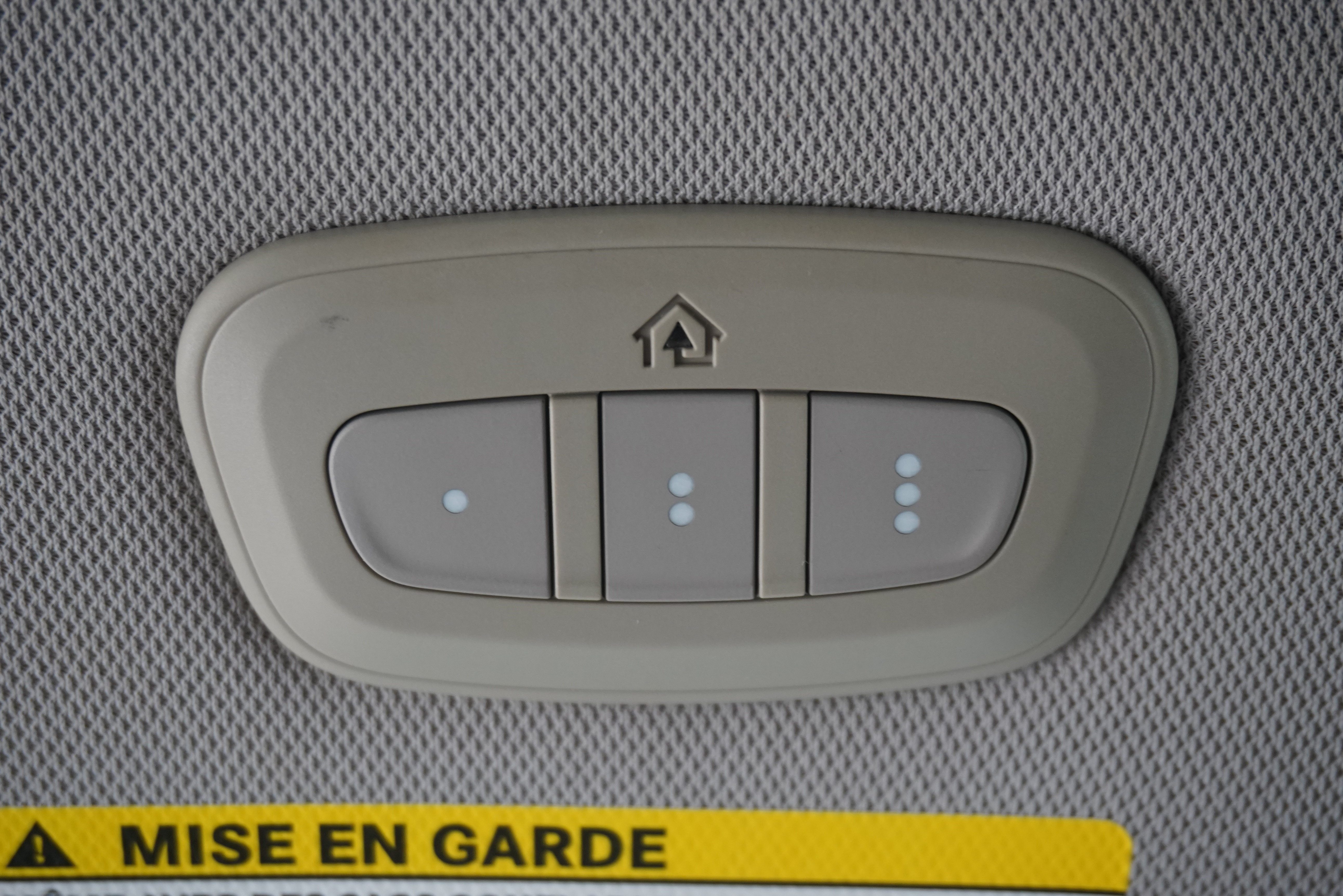 Used 2018 Chrysler Pacifica Limited FWD image 26