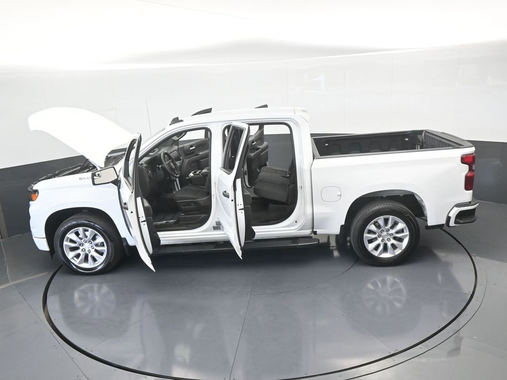 Used 2023 Chevrolet Silverado 1500 Custom image 61