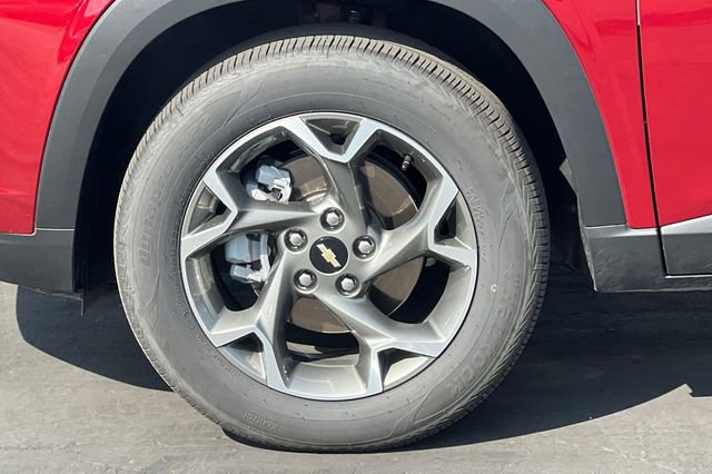 Used 2025 Chevrolet Trax LT w/ LT Convenience Package image 34