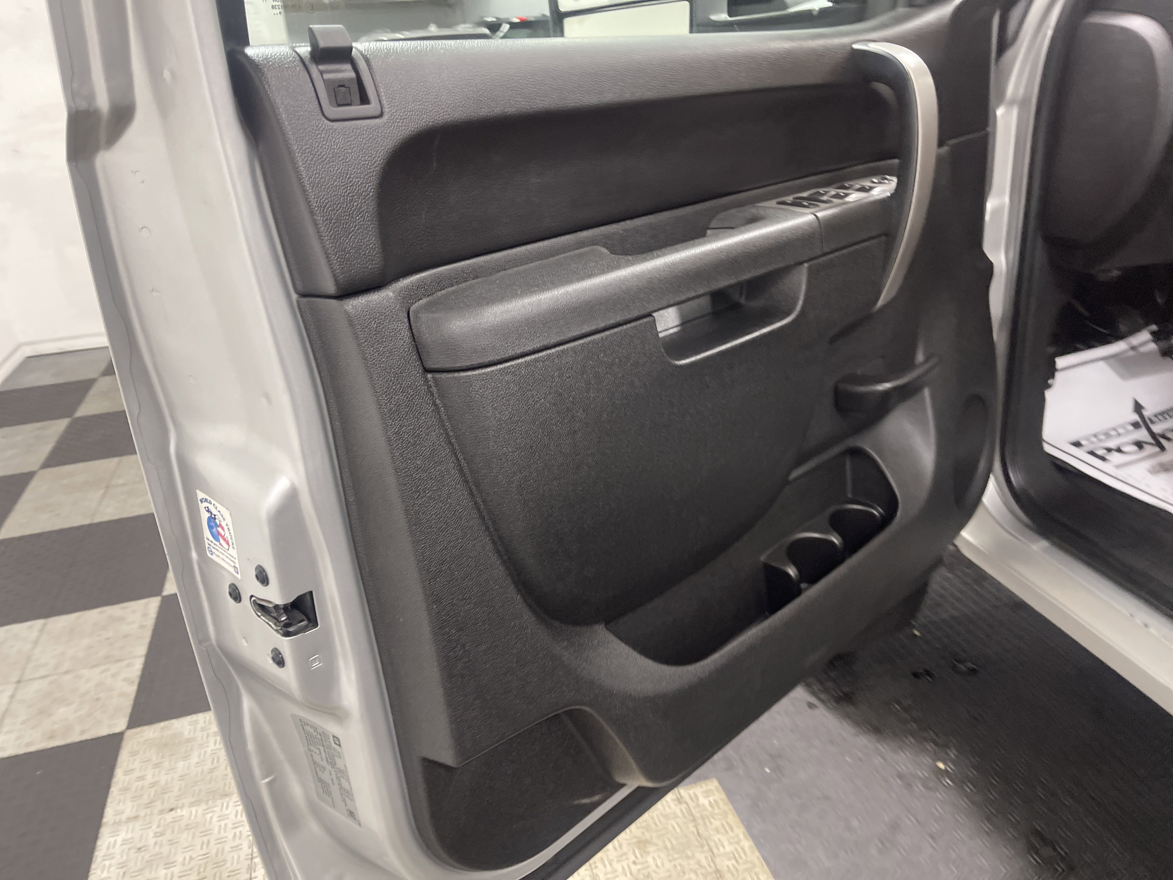 Used 2010 Chevrolet Silverado 2500 LT w/ Exterior Plus Package image 10