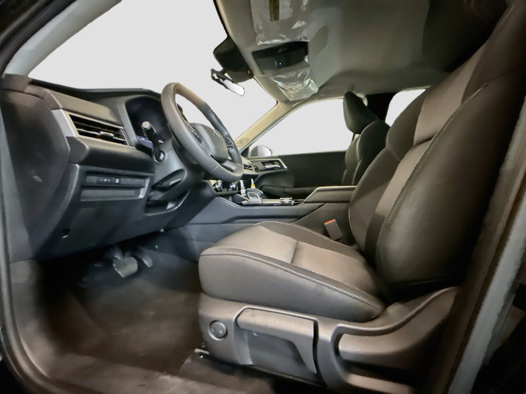 New 2026 Mitsubishi Outlander ES FWD image 21