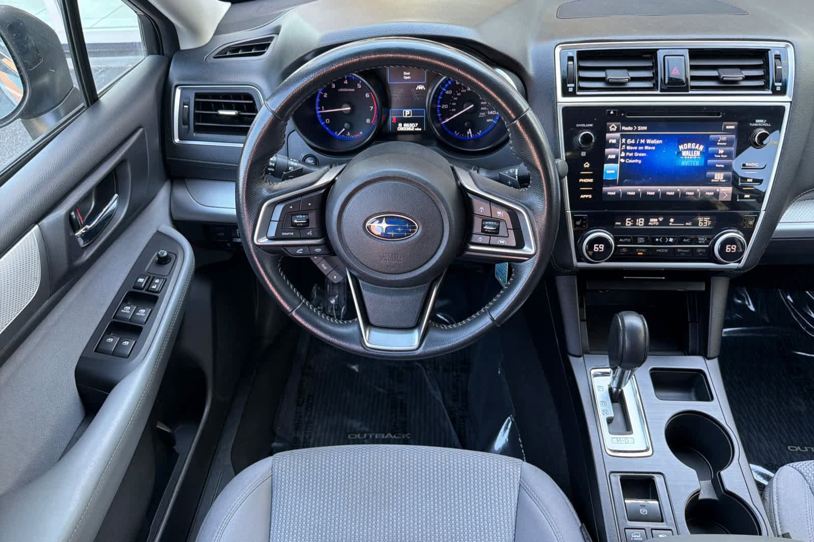 Used 2018 Subaru Outback 2.5i Premium AWD/4WD image 16