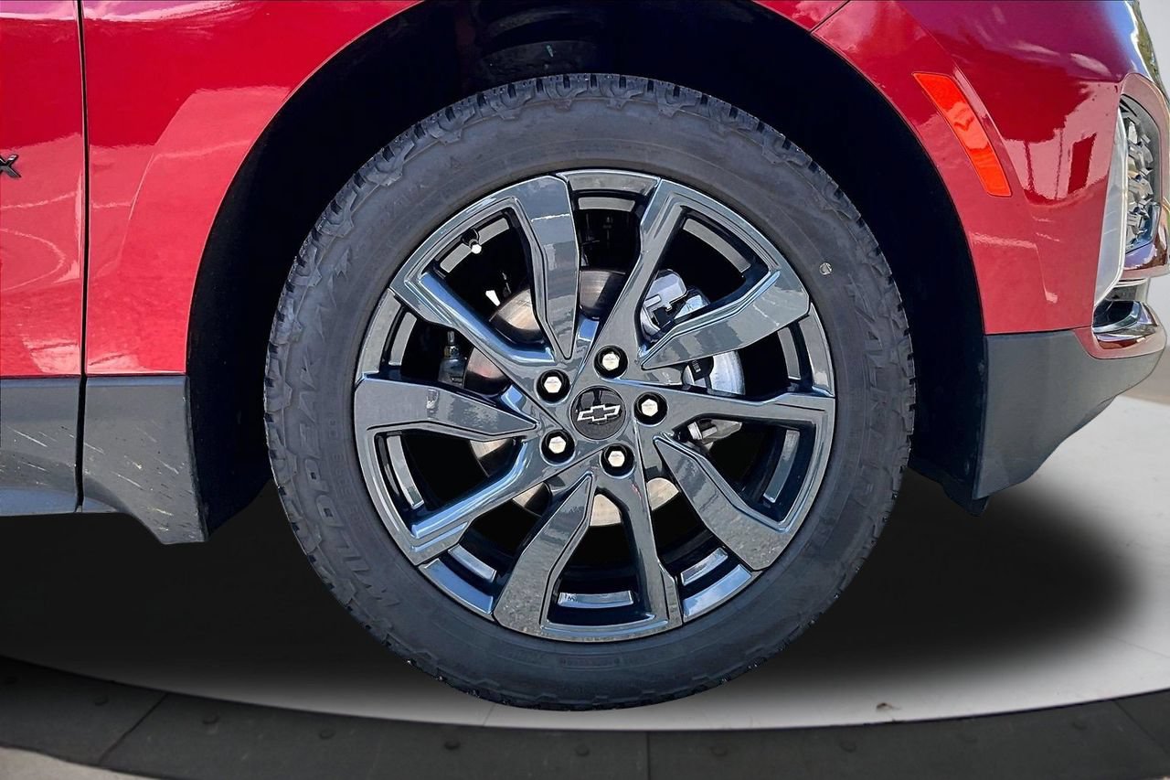 Used 2023 Chevrolet Equinox RS w/ RS Leather Package FWD image 33