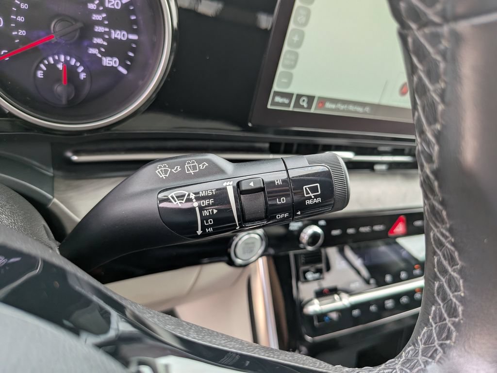 Used 2024 Kia Carnival EX FWD image 34