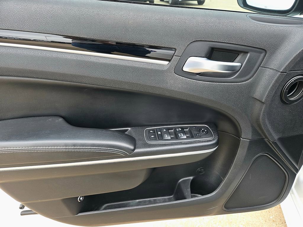 Used 2019 Chrysler 300 S w/ S Model Appearance Package image 27