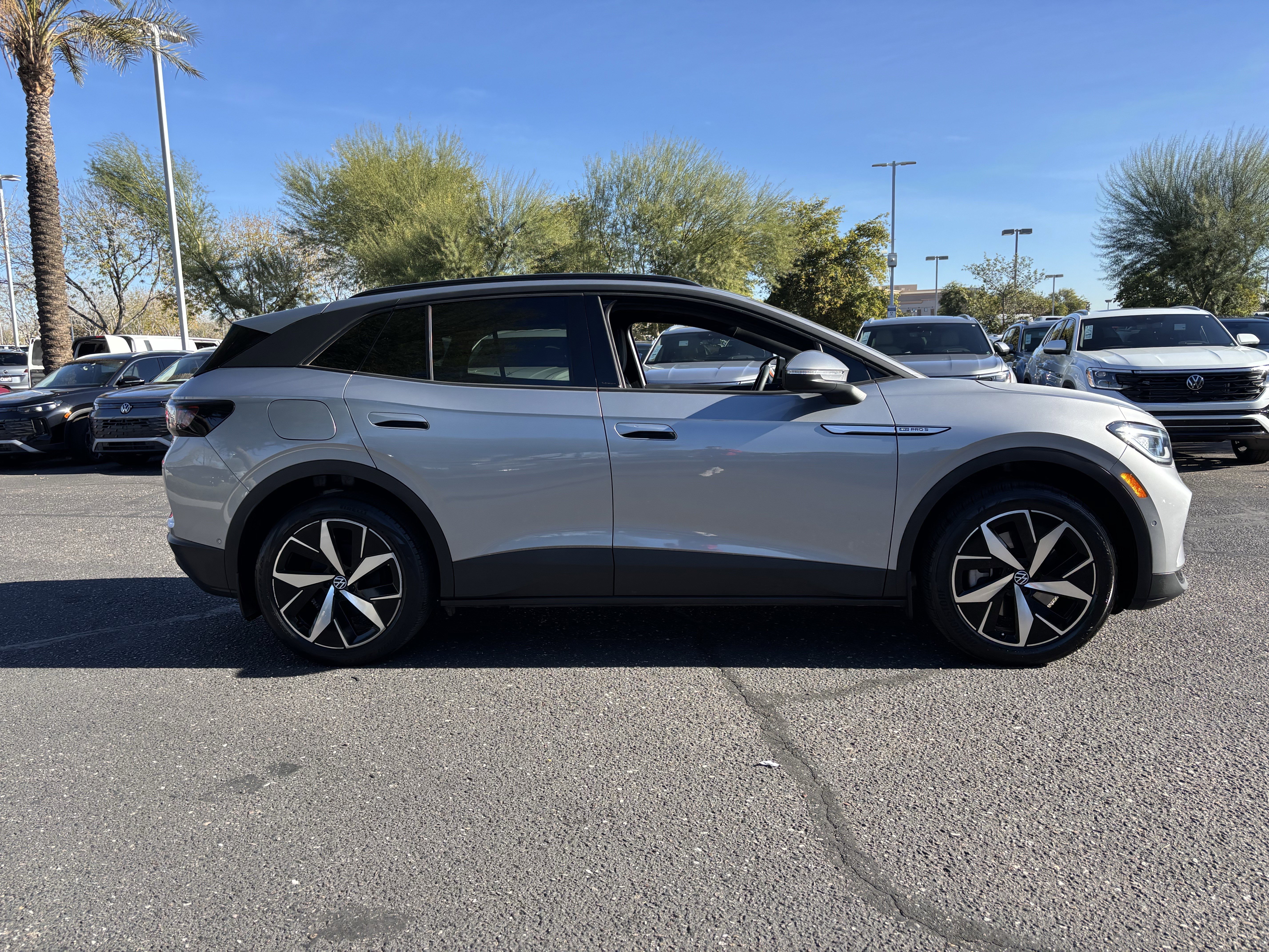 Used 2023 Volkswagen ID.4 Pro S image 9