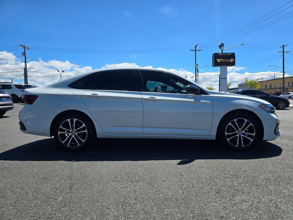 Used 2023 Volkswagen Jetta Sport FWD image 5