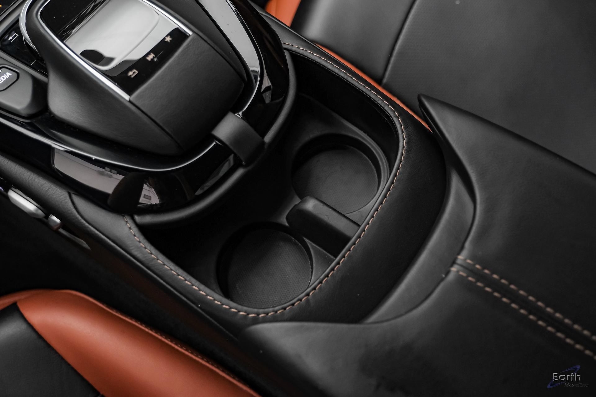 Used 2019 Aston Martin V8 Vantage Coupe RWD image 60