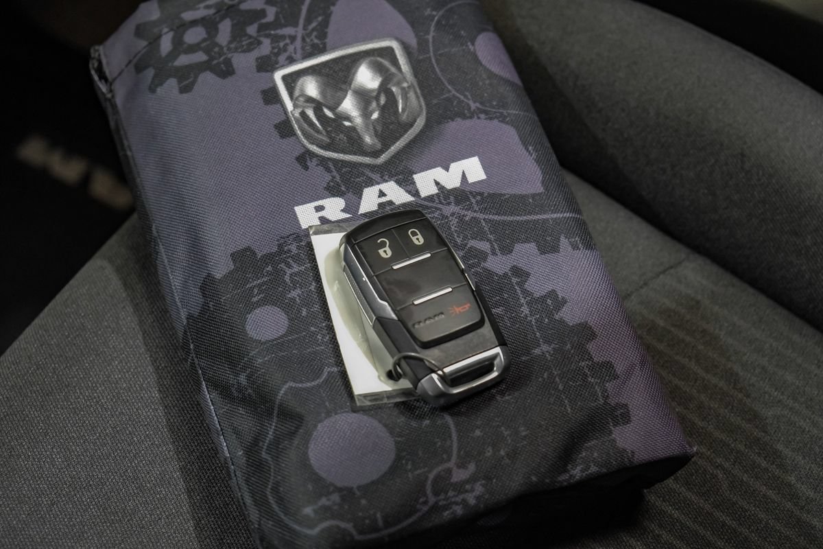 Used 2022 RAM 3500 Big Horn AWD/4WD image 70
