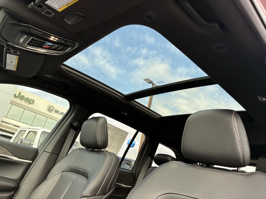 New 2025 Jeep Grand Cherokee Limited AWD/4WD image 28