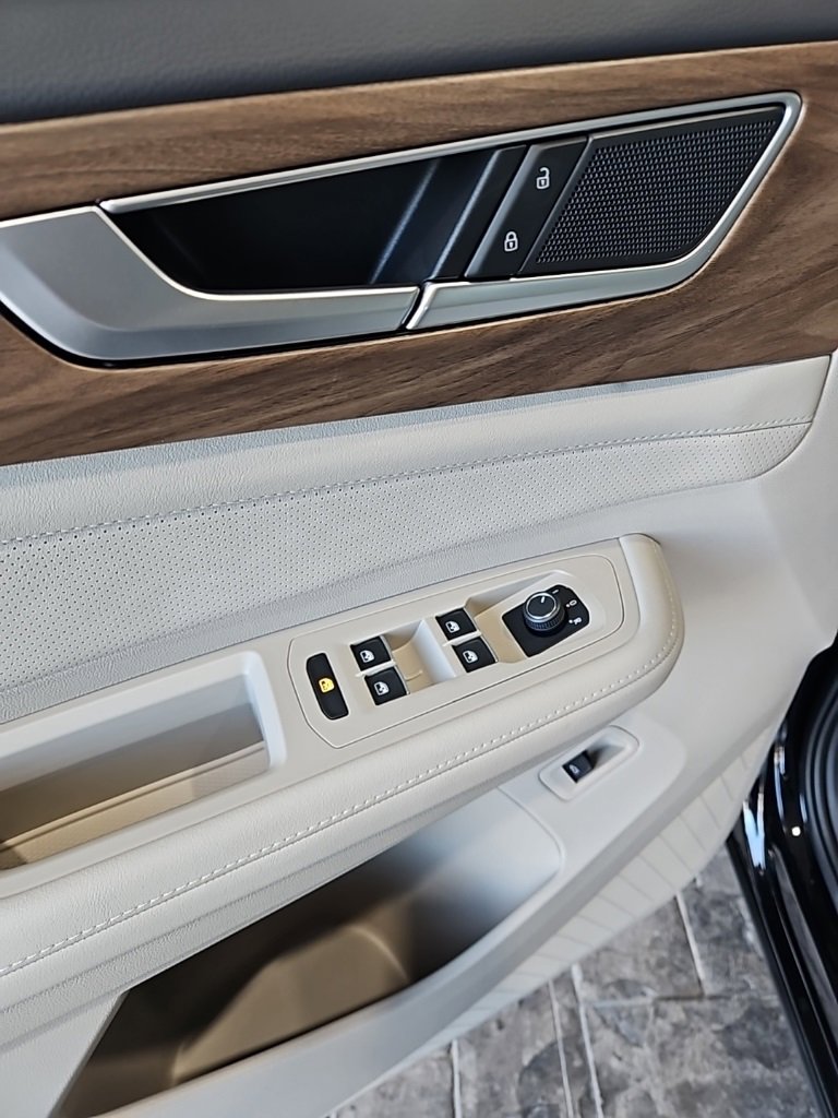 New 2026 Volkswagen Atlas SE image 29