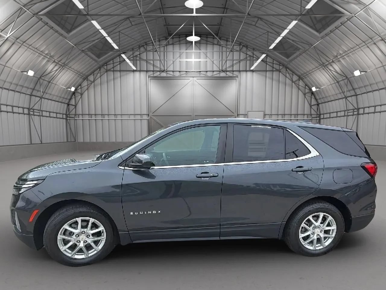 Used 2023 Chevrolet Equinox LT FWD image 2