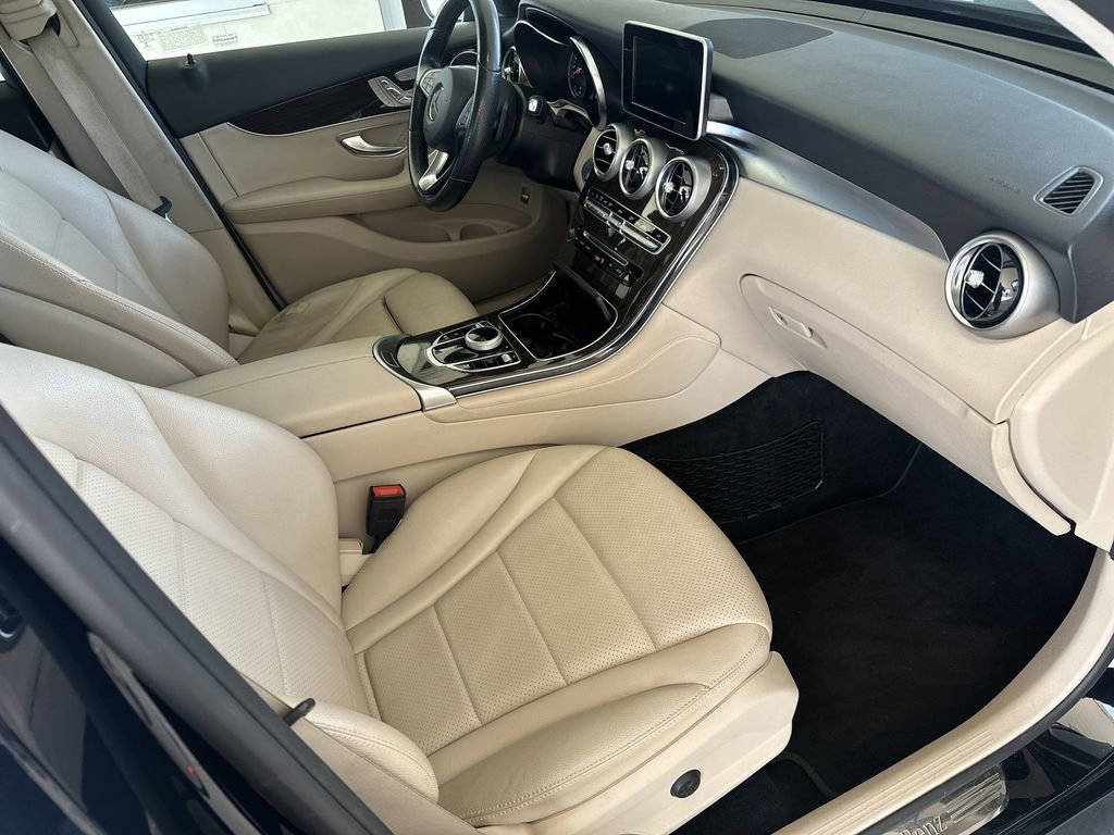 Used 2019 Mercedes-Benz GLC 300 image 36