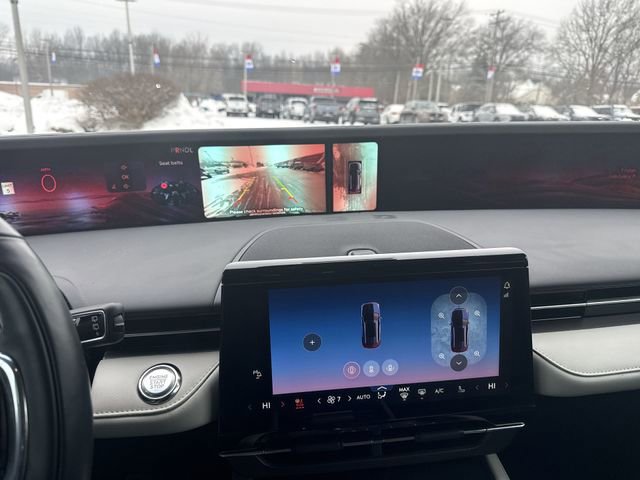 Used 2024 Lincoln Nautilus Premier image 25