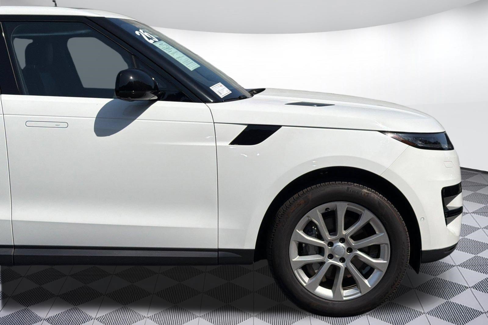 Used 2025 Land Rover Range Rover Sport SE AWD/4WD image 37