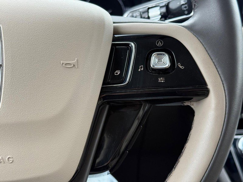 Certified 2022 Lincoln Corsair AWD w/ Equipment Group 101A image 13